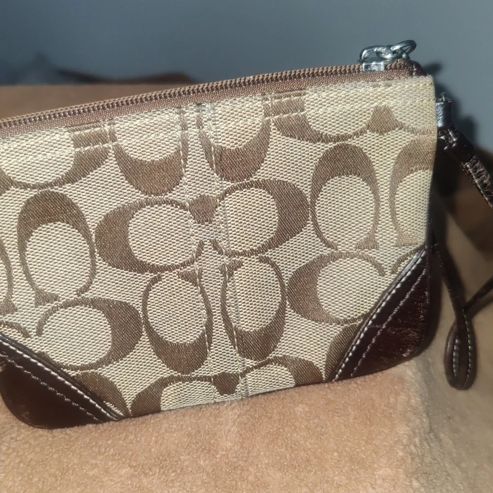 Coach • Tan & Brown Signature Wristlet • Zip Top • Like New
